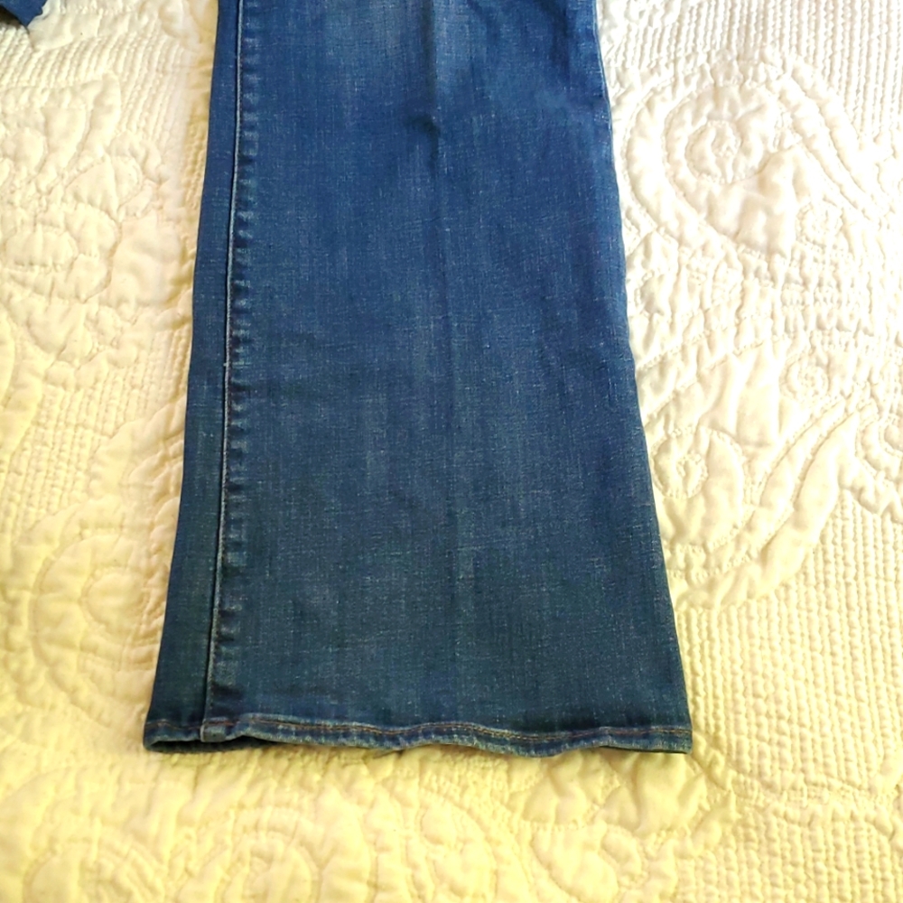 Chico's So Slimming Girlfriend Flare Blue Jeans Size 12 (Chico's 2) - Picture 4 of 5